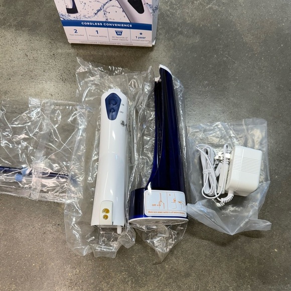 Waterpik WP360W Cordless Water Flosser Rechargeable - Picture 4 of 8